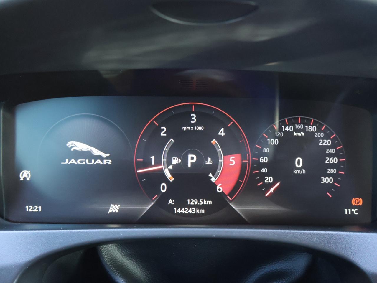 2018 Jaguar F-PACE 20d PRESTIGE AWD CERTIFIED *ACCIDENT FREE*JAGUAR MAINTAIN* CAMERA NAV HEATED SEATS PANO ROOF CRUISE ALLOYS - Photo #49