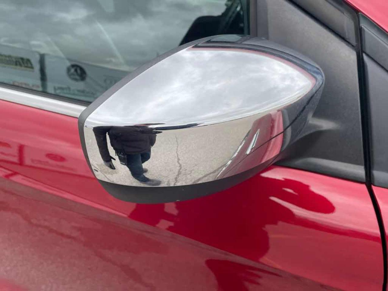 2015 Ford Escape SE - Photo #24