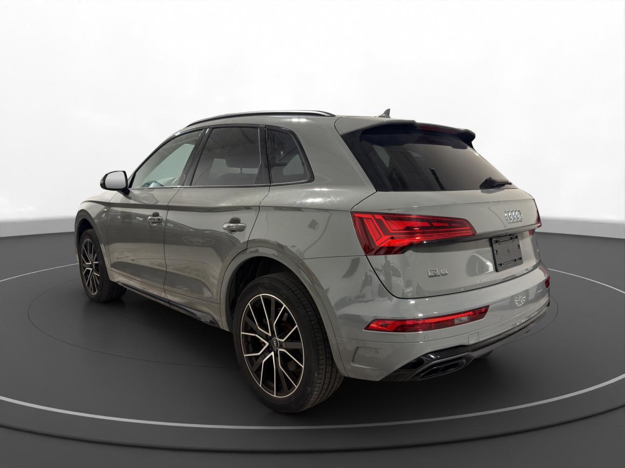 2021 Audi Q5 NARDO GREY | BLACK OPTIC PACKAGE Photo4