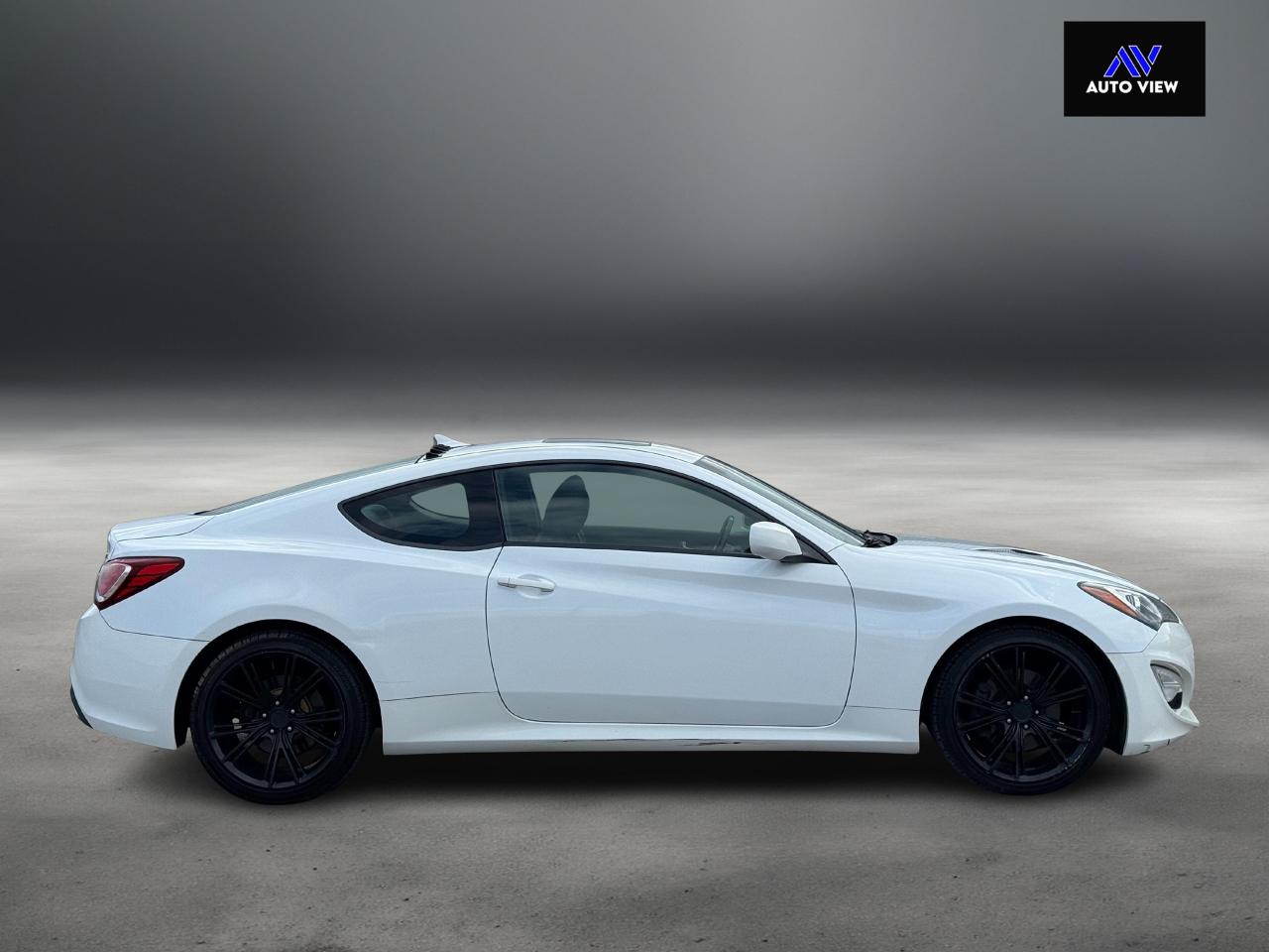 2013 Hyundai Genesis Coupe Premium **6 SPEED MANUAL** - Photo #4