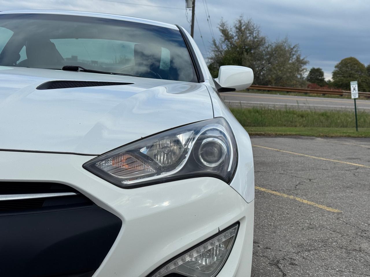 2013 Hyundai Genesis Coupe Premium **6 SPEED MANUAL** - Photo #11