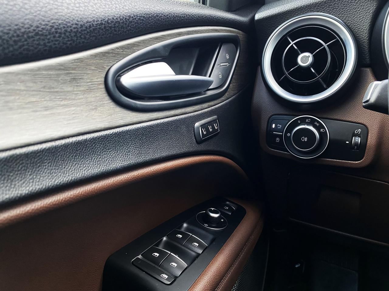 2018 Alfa Romeo Stelvio Ti Q4 AWD-SPORT-NAV-CAMERA-PANO ROOF-1 OWNER - Photo #30