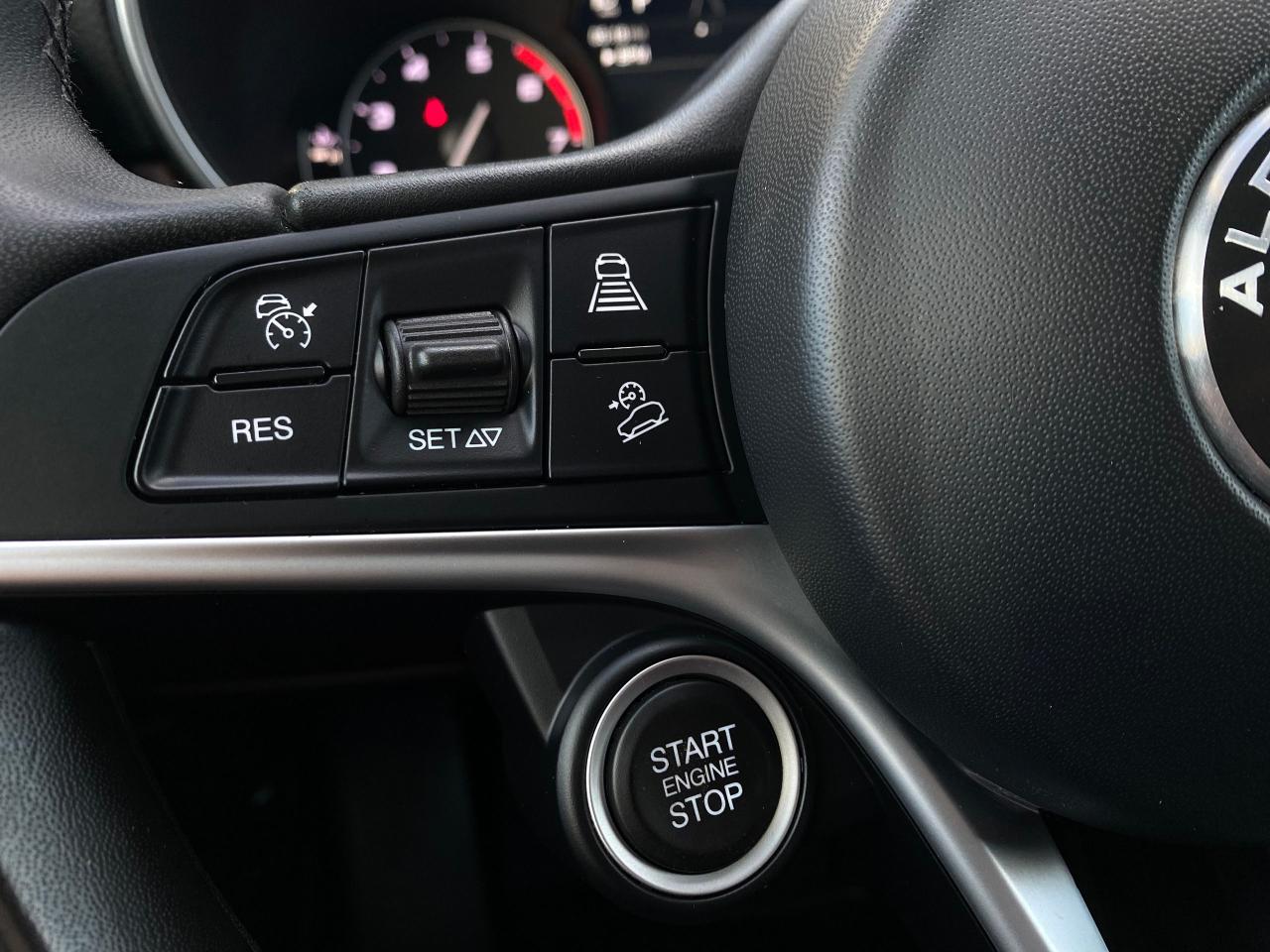 2018 Alfa Romeo Stelvio Ti Q4 AWD-SPORT-NAV-CAMERA-PANO ROOF-1 OWNER - Photo #32