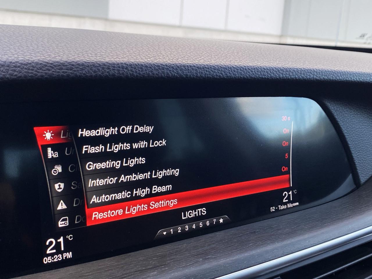 2018 Alfa Romeo Stelvio Ti Q4 AWD-SPORT-NAV-CAMERA-PANO ROOF-1 OWNER - Photo #37