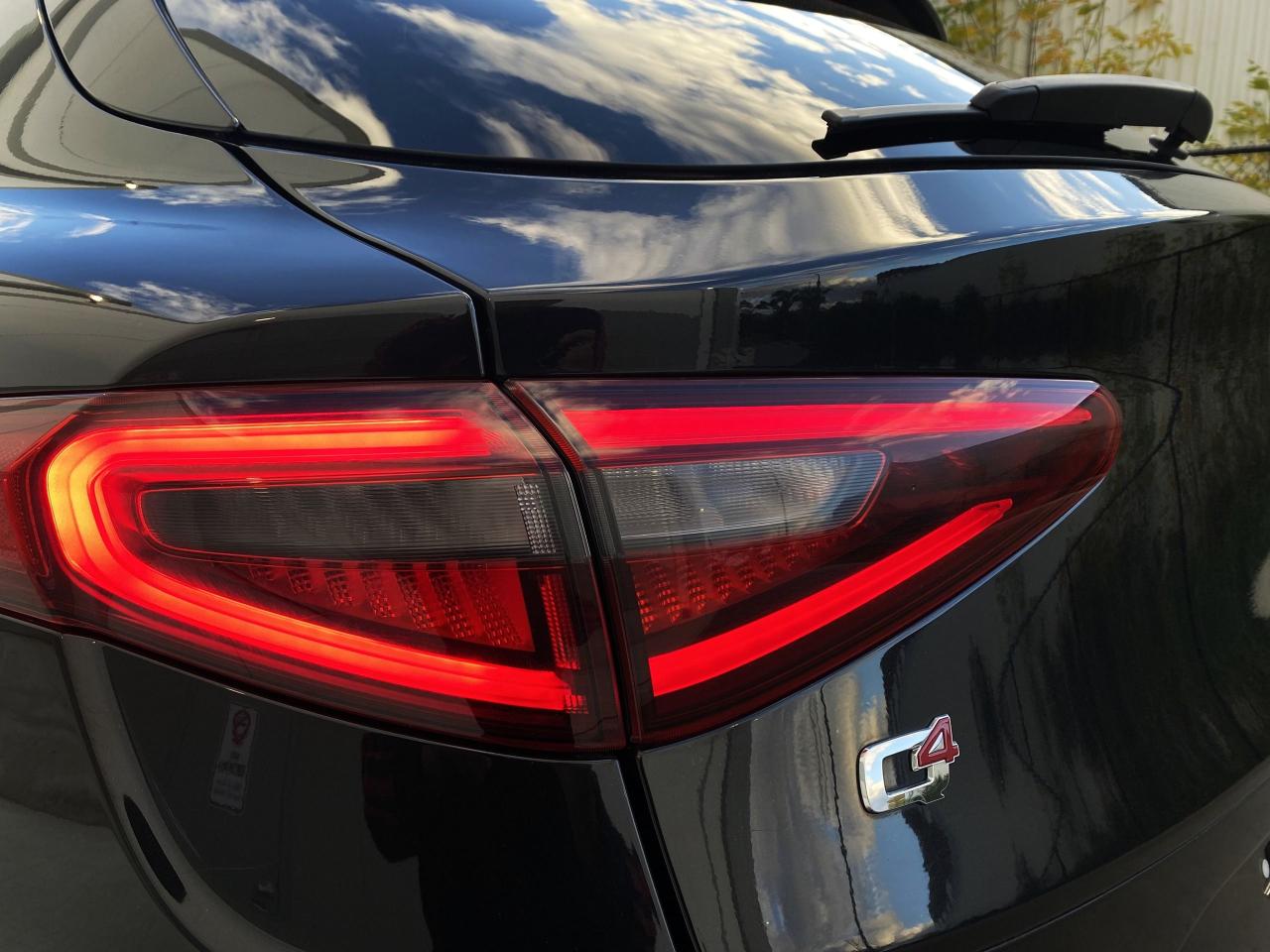 2018 Alfa Romeo Stelvio Ti Q4 AWD-SPORT-NAV-CAMERA-PANO ROOF-1 OWNER - Photo #15