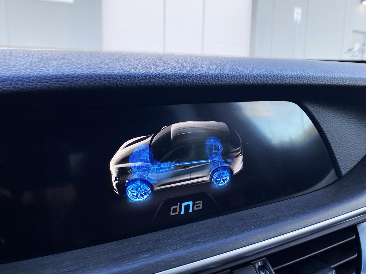 2018 Alfa Romeo Stelvio Ti Q4 AWD-SPORT-NAV-CAMERA-PANO ROOF-1 OWNER - Photo #40