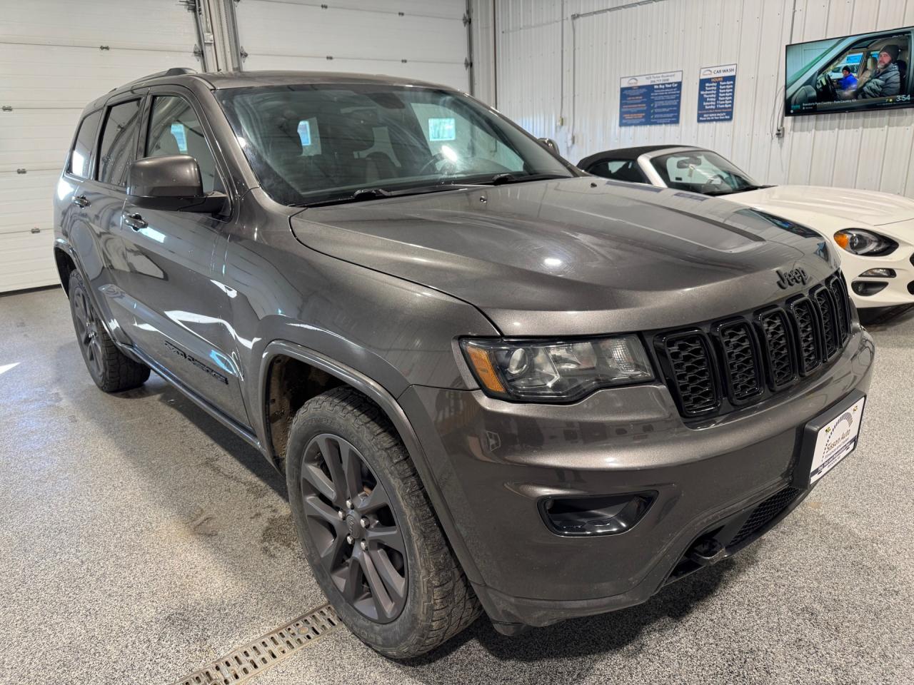 Used 2019 Jeep Grand Cherokee LAREDO 4WD for sale in Brandon, MB