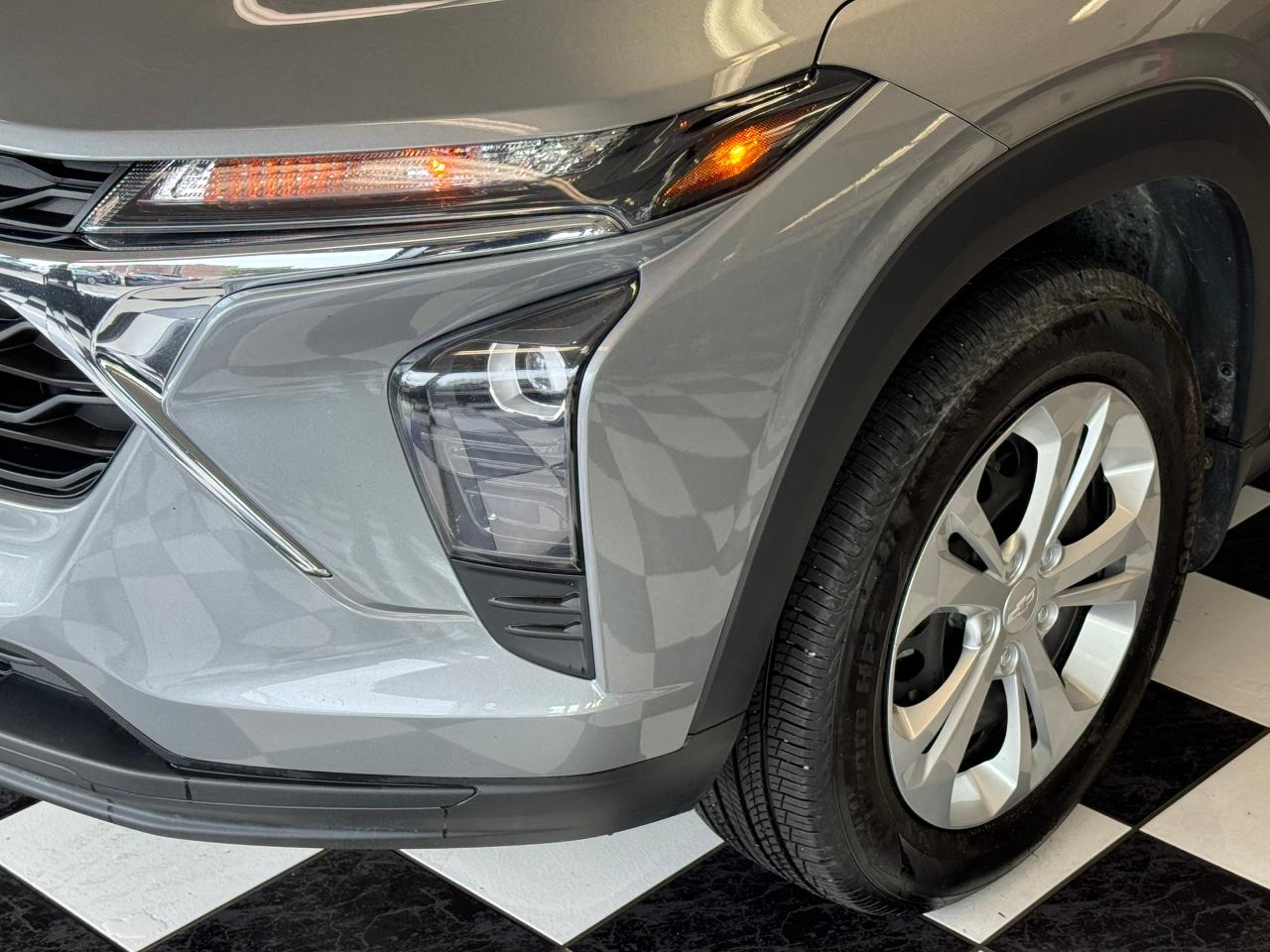 2024 Chevrolet Trax LS+Remote Start+LIKE NEW+ONE OWNER+CLEAN CARFAX Photo