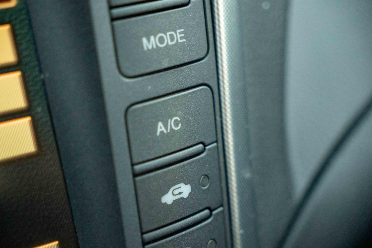2005 Acura TL W/NAVIGATION - Photo #40