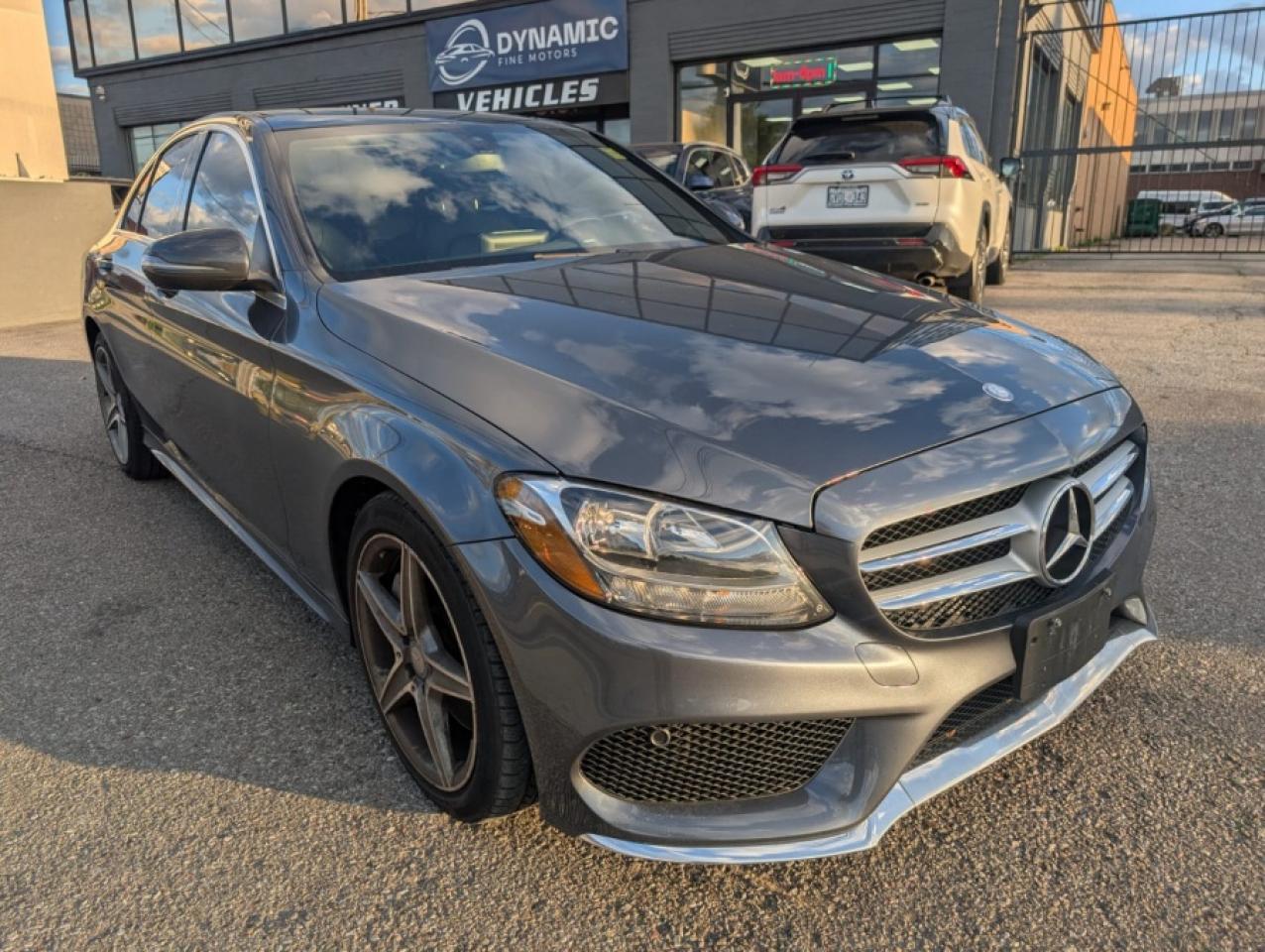 2016 Mercedes-Benz C-Class C-CLASS 4MATIC * LOW MILAGE * PANO ROOF * AMG - Photo #3
