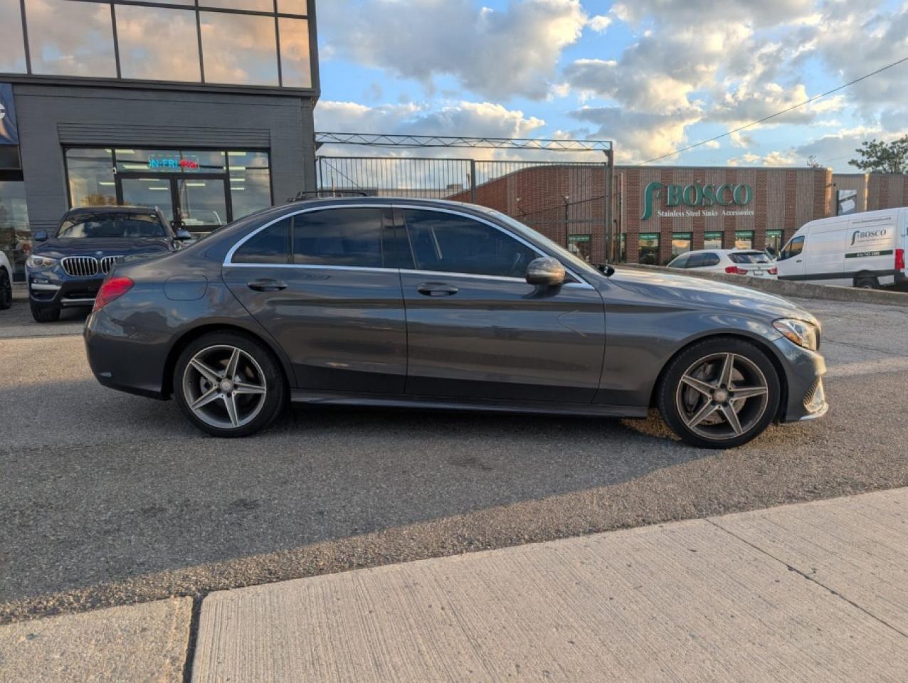 2016 Mercedes-Benz C-Class C-CLASS 4MATIC * LOW MILAGE * PANO ROOF * AMG - Photo #5