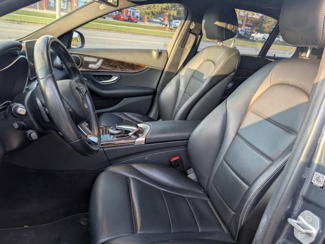 2016 Mercedes-Benz C-Class C-CLASS 4MATIC * LOW MILAGE * PANO ROOF * AMG - Photo #9