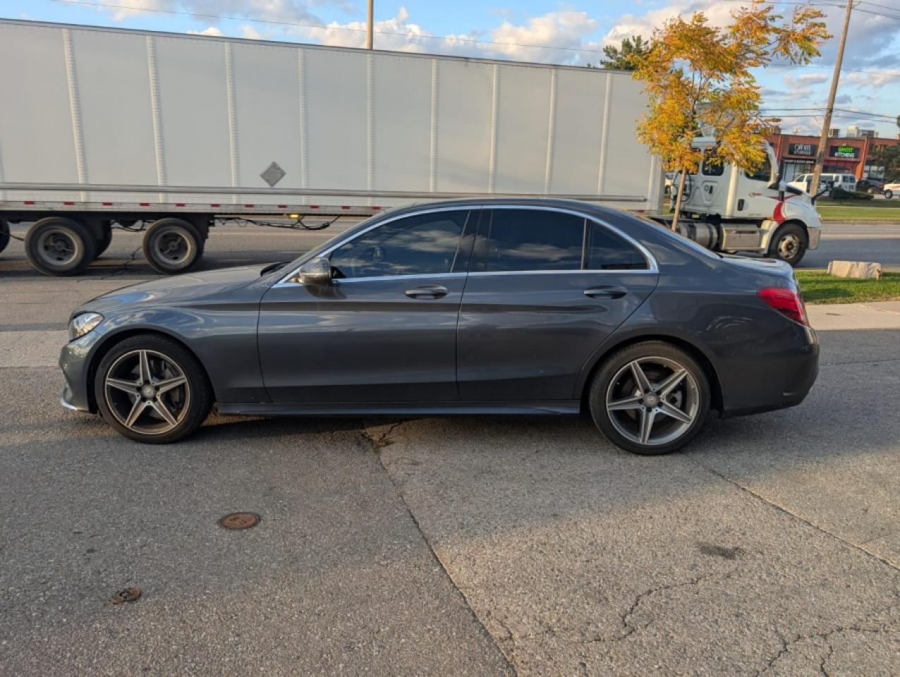 2016 Mercedes-Benz C-Class C-CLASS 4MATIC * LOW MILAGE * PANO ROOF * AMG - Photo #8