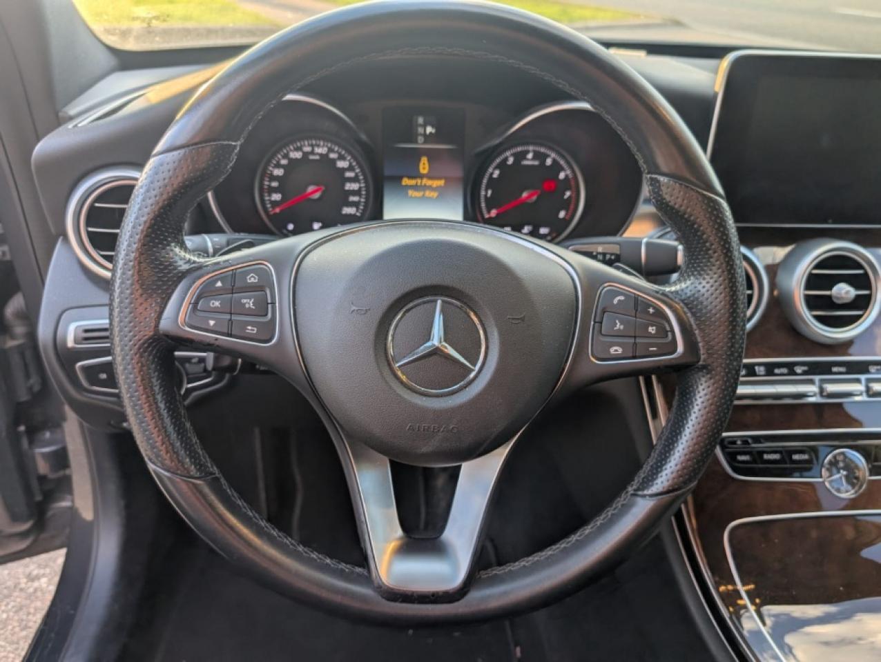 2016 Mercedes-Benz C-Class C-CLASS 4MATIC * LOW MILAGE * PANO ROOF * AMG - Photo #11