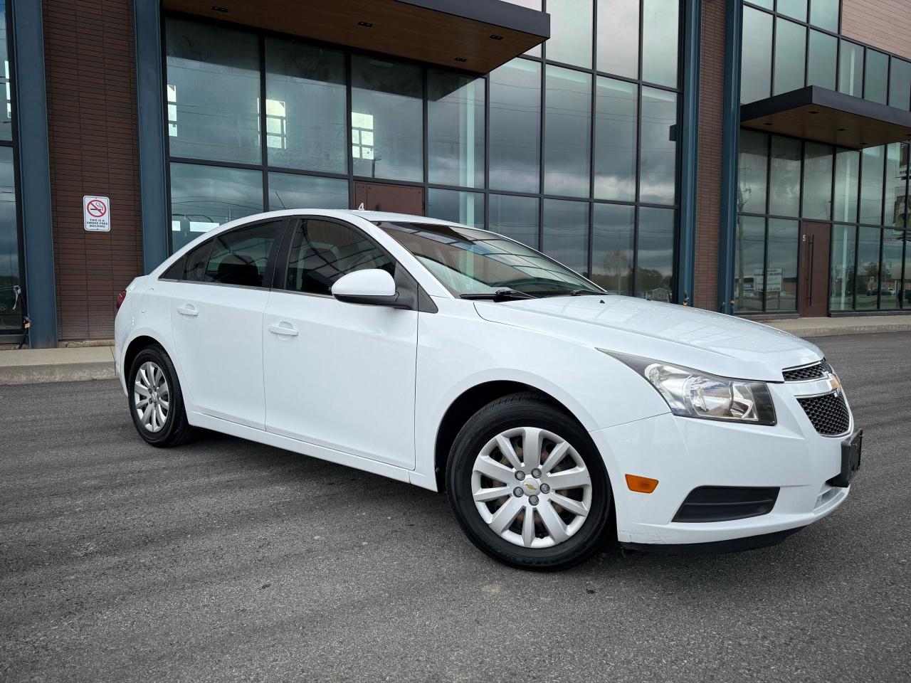 2011 Chevrolet Cruze LT Turbo w/1SA Photo2