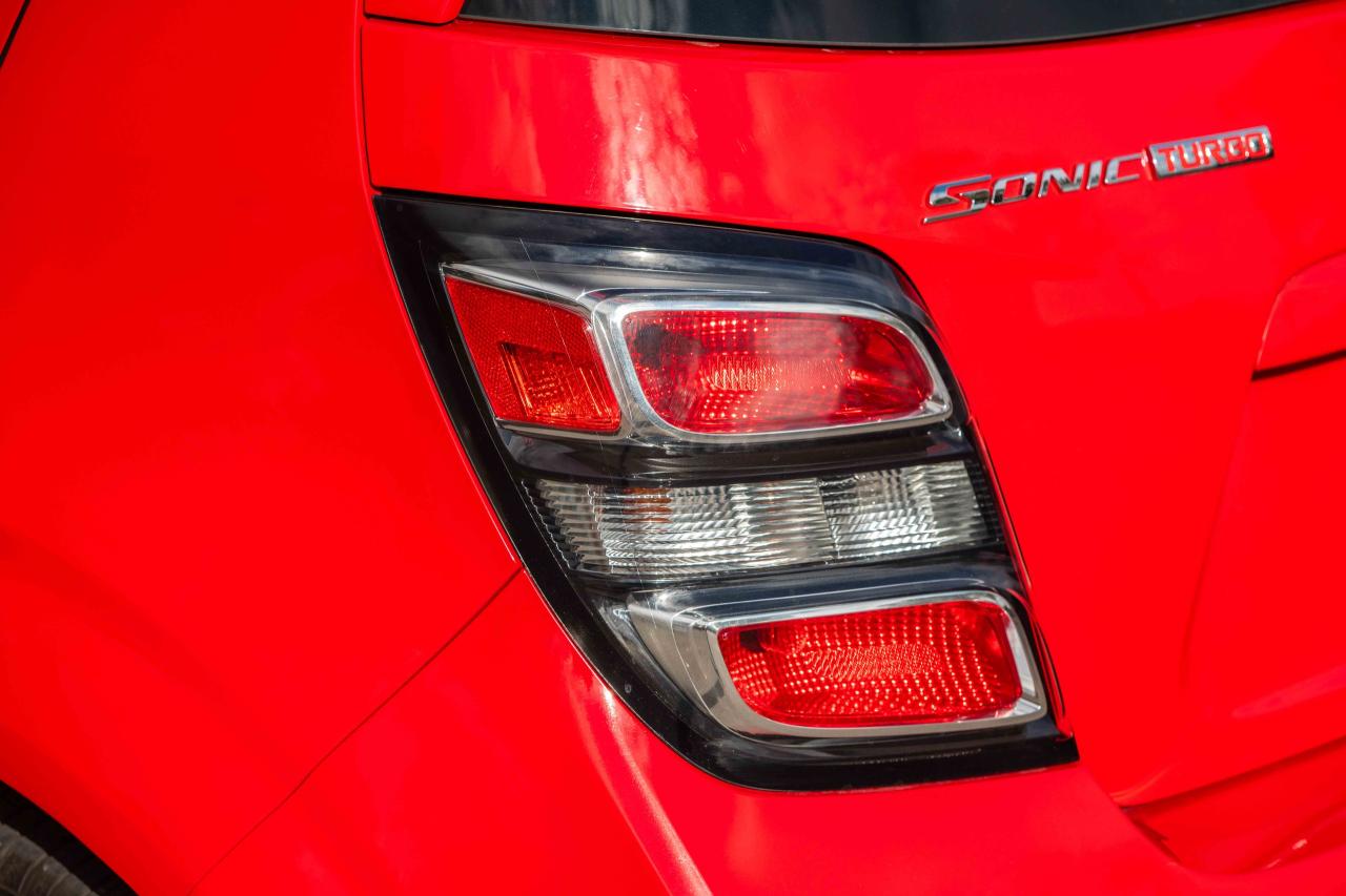 2018 Chevrolet Sonic LT TUBRO - Photo #19