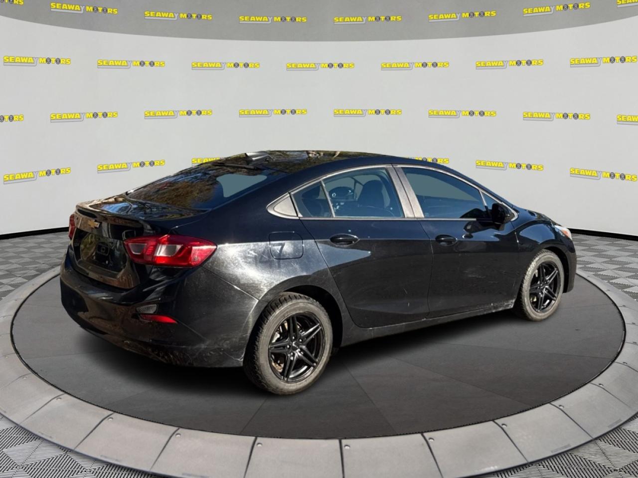 2018 Chevrolet Cruze LS - Photo #3