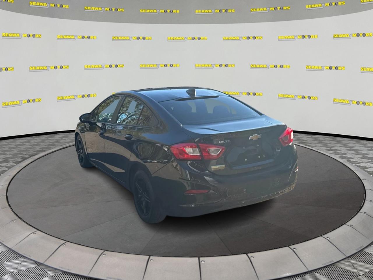 2018 Chevrolet Cruze LS - Photo #5