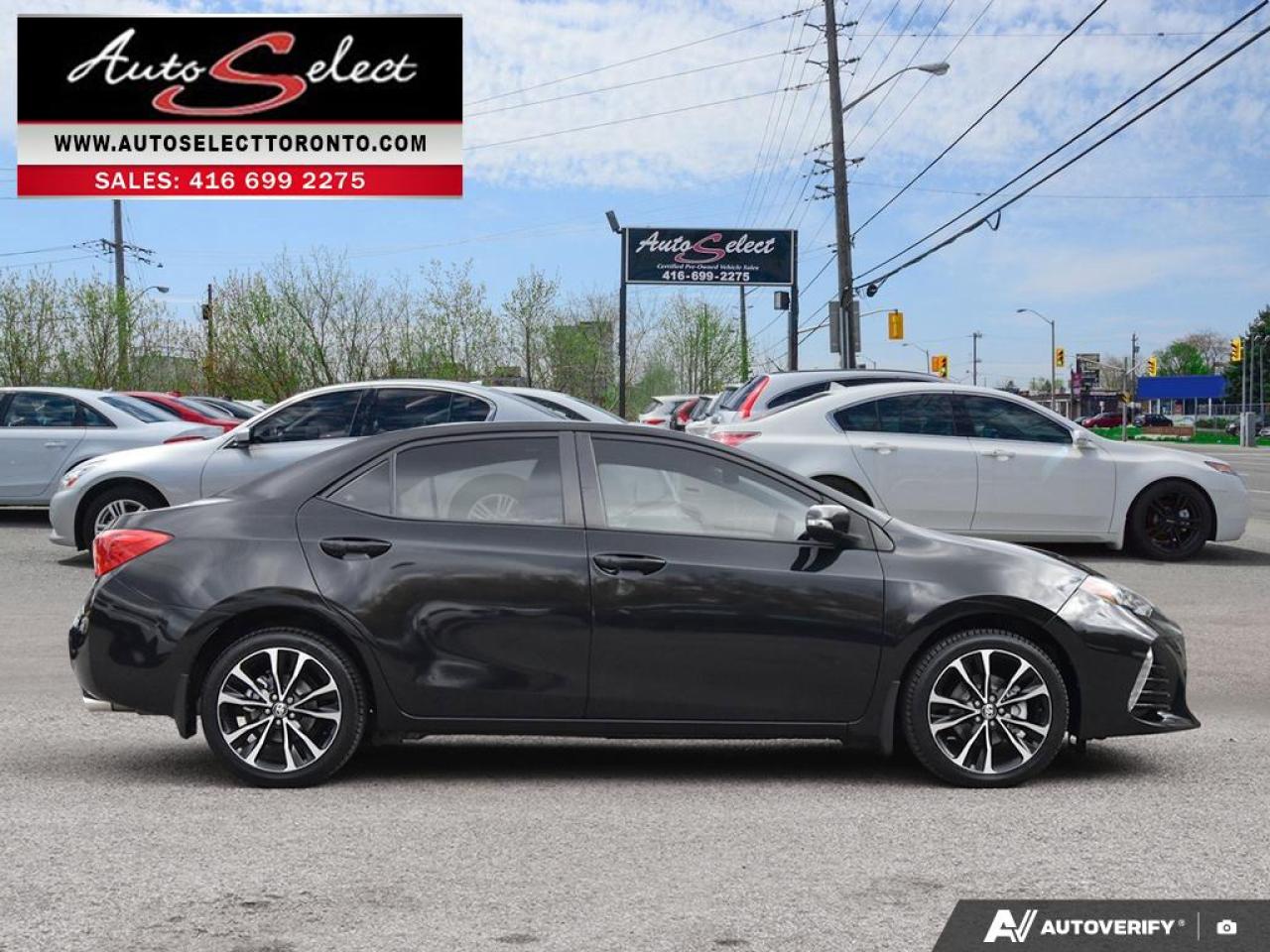2018 Toyota Corolla SE Sunroof - Backup Camera - Clean Carfax Photo2
