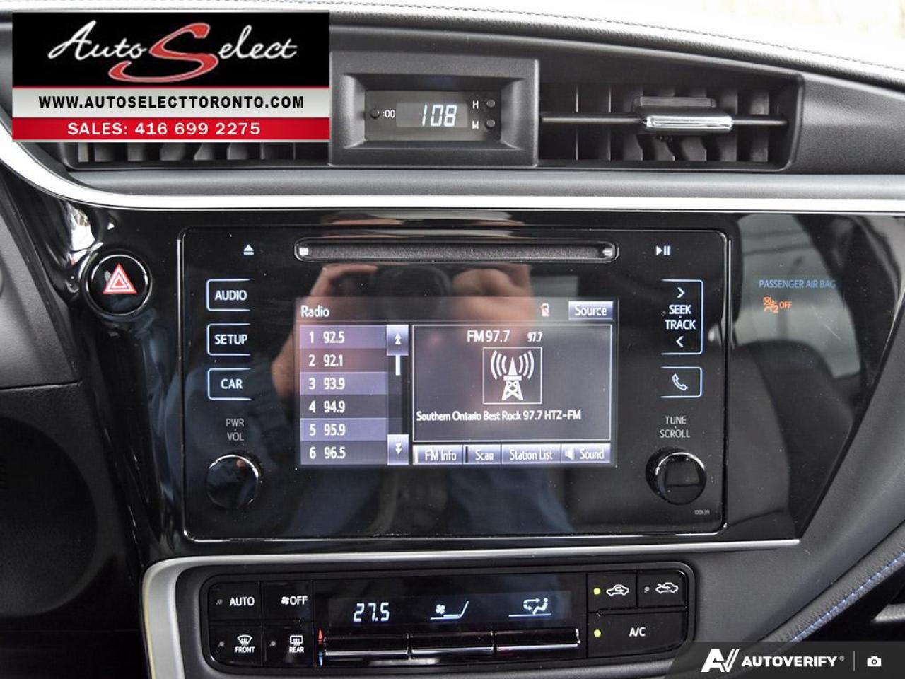 2018 Toyota Corolla SE Sunroof - Backup Camera - Clean Carfax Photo