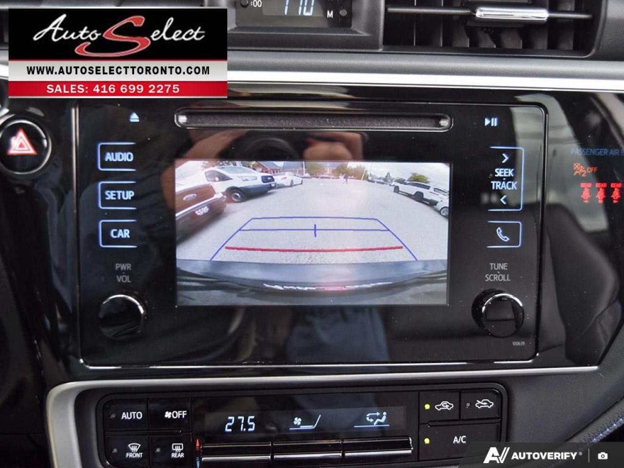 2018 Toyota Corolla SE Sunroof - Backup Camera - Clean Carfax Photo