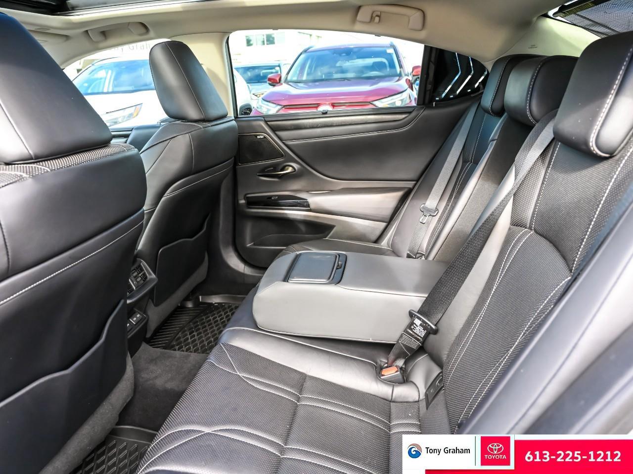 2022 Lexus ES 350  Photo