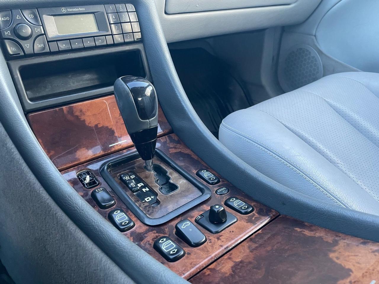 2002 Mercedes-Benz CLK 320 *HEATED SEATS, SAFETY, 1Y WARRANTY ENG & TRAN* - Photo #12