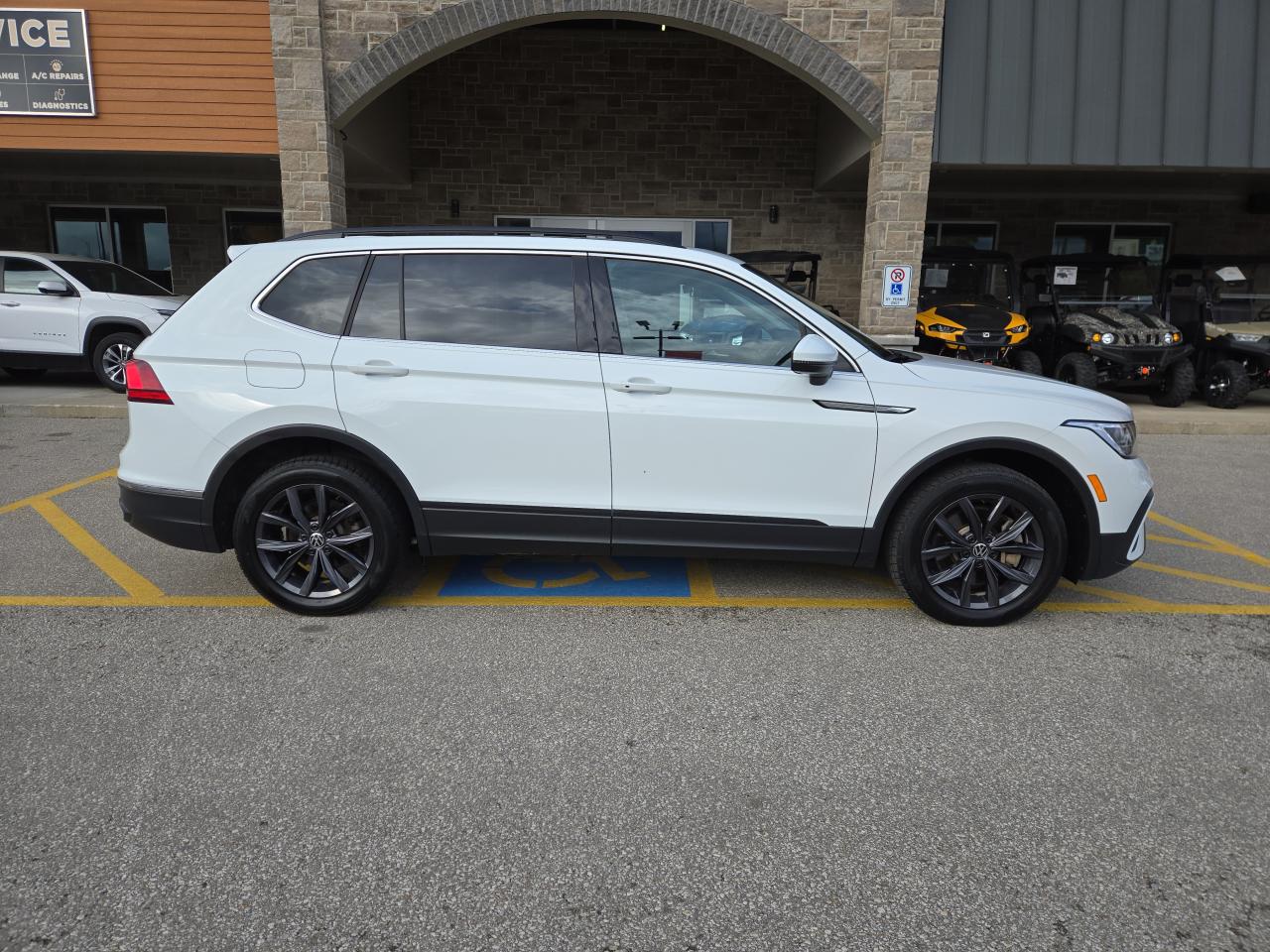 2024 Volkswagen Tiguan COMFORTLINE Photo2