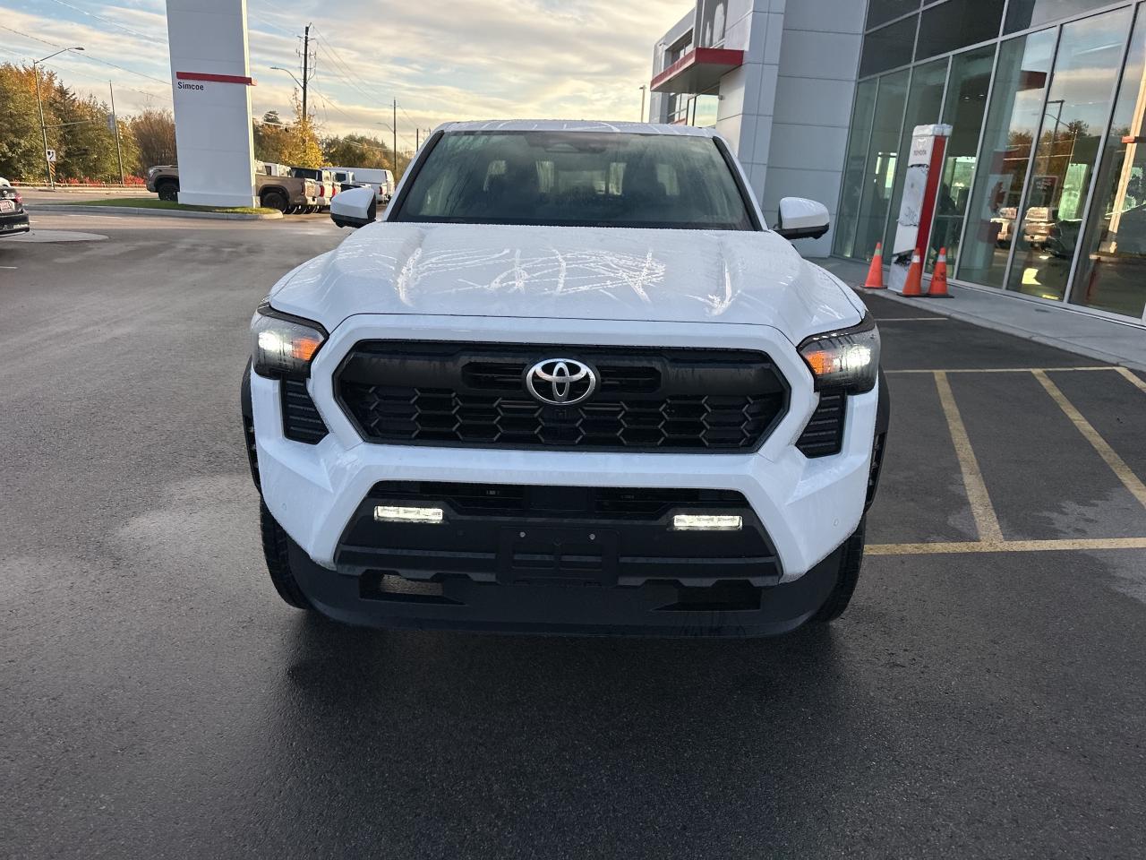 2025 Toyota Tacoma Hybrid Photo