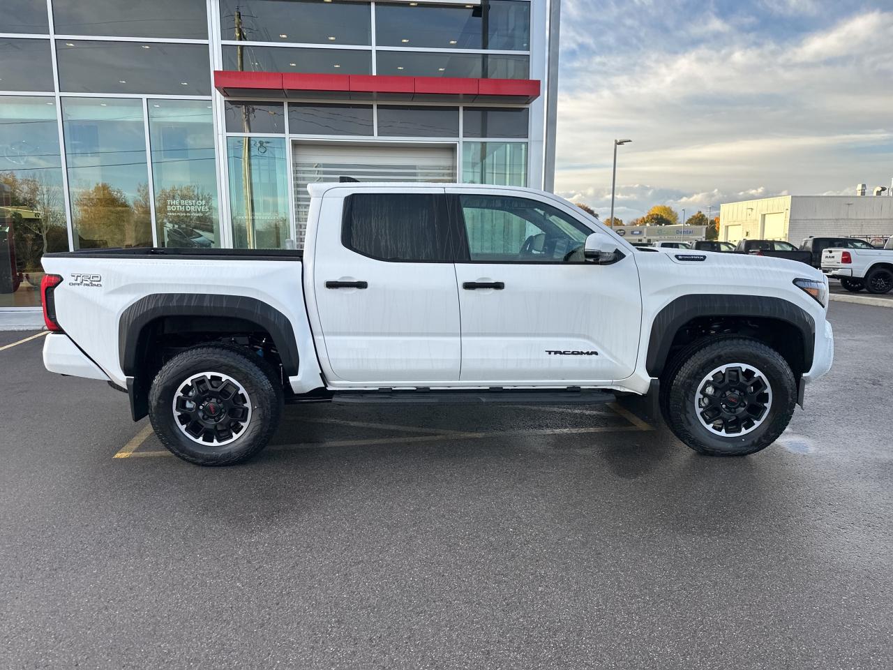 2025 Toyota Tacoma Hybrid Photo