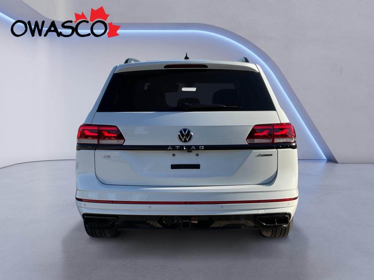 2023 Volkswagen Atlas 3.6L R-Line Black Ed.! 7 Seater! Clean CarFax! Photo4