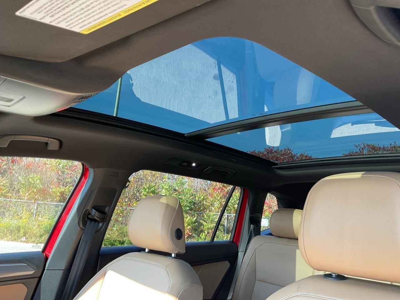 2024 Volkswagen Tiguan 2.0L R-Line Black Ed.! Great kms! Off Lease! Photo