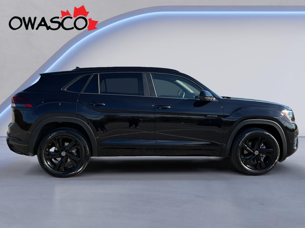 2025 Volkswagen Atlas Cross Sport 2.0L Comfortline R-Line Black Ed.! Why Buy New? Photo