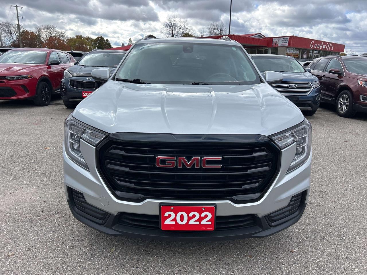 2022 GMC Terrain SLE, ACCESSIBLE SEATING, AWD, REMOTE START! - Photo #4