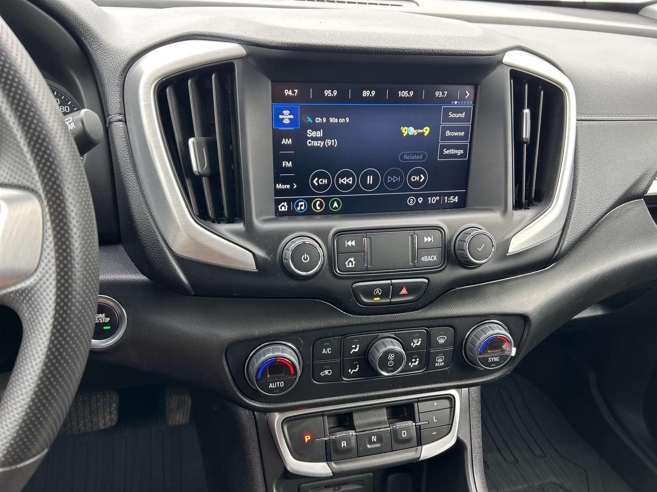 2022 GMC Terrain SLE, ACCESSIBLE SEATING, AWD, REMOTE START! Photo