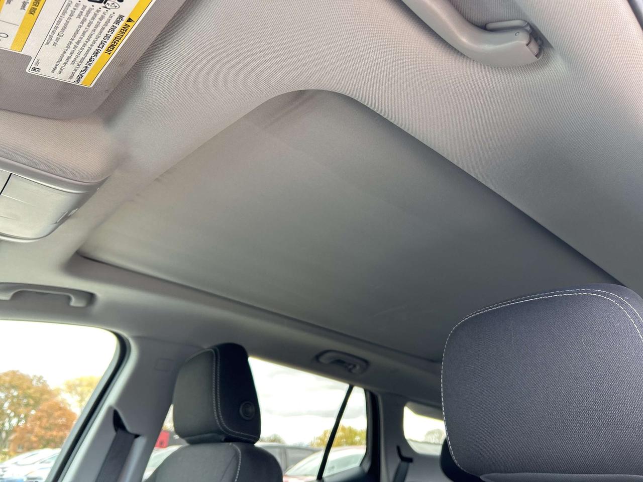 2022 GMC Terrain SLE, ACCESSIBLE SEATING, AWD, REMOTE START! Photo