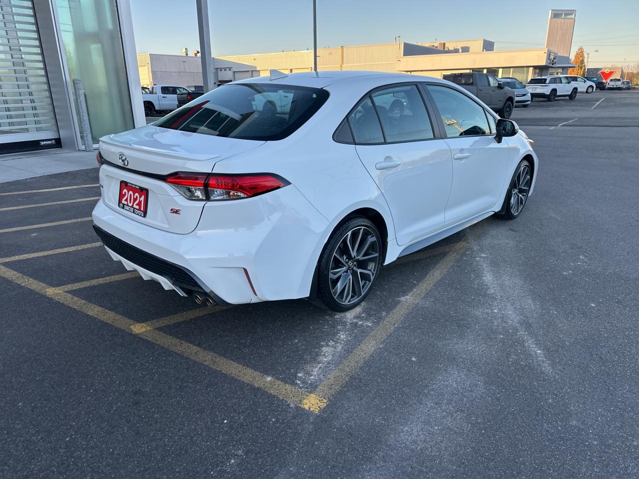 2021 Toyota Corolla SE Photo4