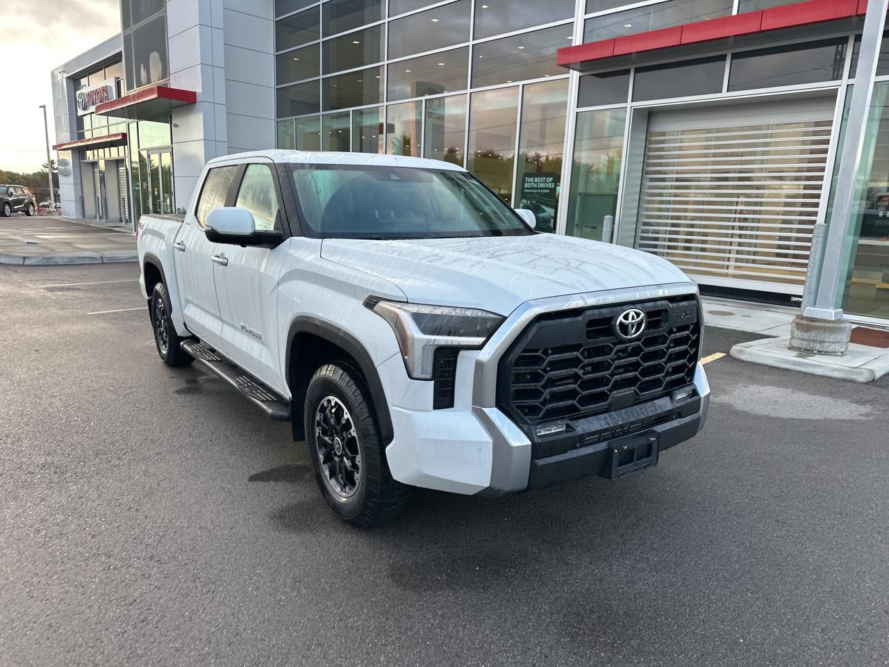 2024 Toyota Tundra Limited TRD OFFROAD Photo2