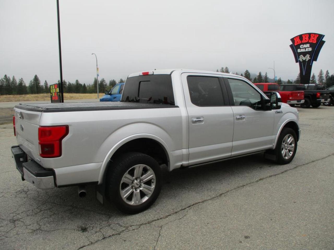 2018 Ford F-150 Lariat SuperCrew 4x4 Photo4