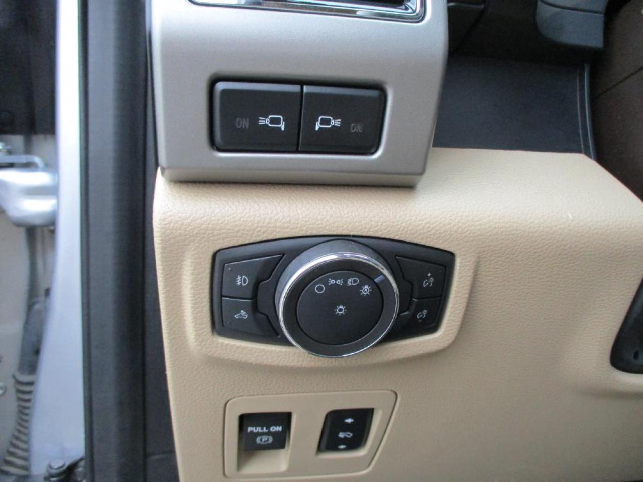 2018 Ford F-150 Lariat SuperCrew 4x4 Photo12