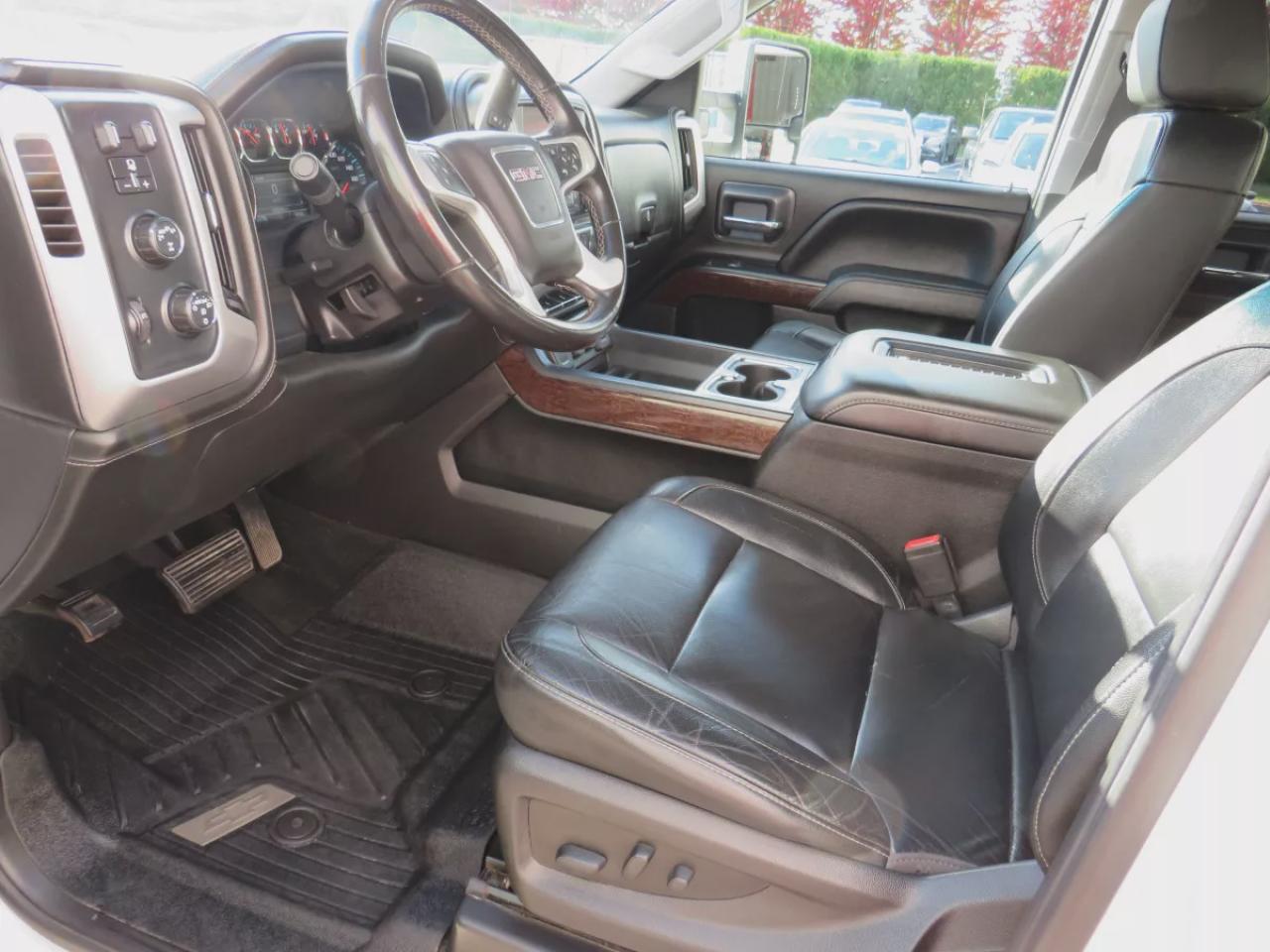 2018 GMC Sierra 1500 SLT (**CLEAN TITLE/NO ACCIDENTS!!**SAFETY/CERTIFIED!!**4WD**ALLOY RIMS**FOG LIGHTS**TONNEAU COVER**TRAILER HITCH**RUNNING BOARDS**LEATHER**POWER SEATS**BOSE SOUND SYSTEM**REVERSE CAMERA**HEATED SEATS**DIGITAL TOUCHSCREEN**WIRELESS PHONE CHARGING**CRUISE C Photo3