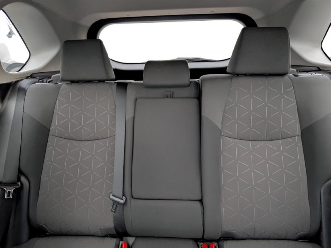 2019 Toyota RAV4 XLE  **LOW KMS - 16 SERVICE RECORDS** Photo