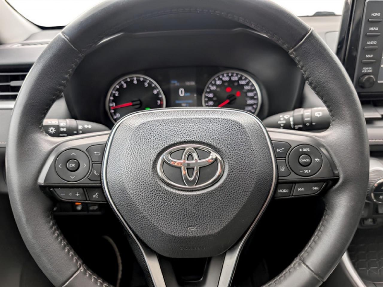 2019 Toyota RAV4 XLE  **LOW KMS - 16 SERVICE RECORDS** Photo