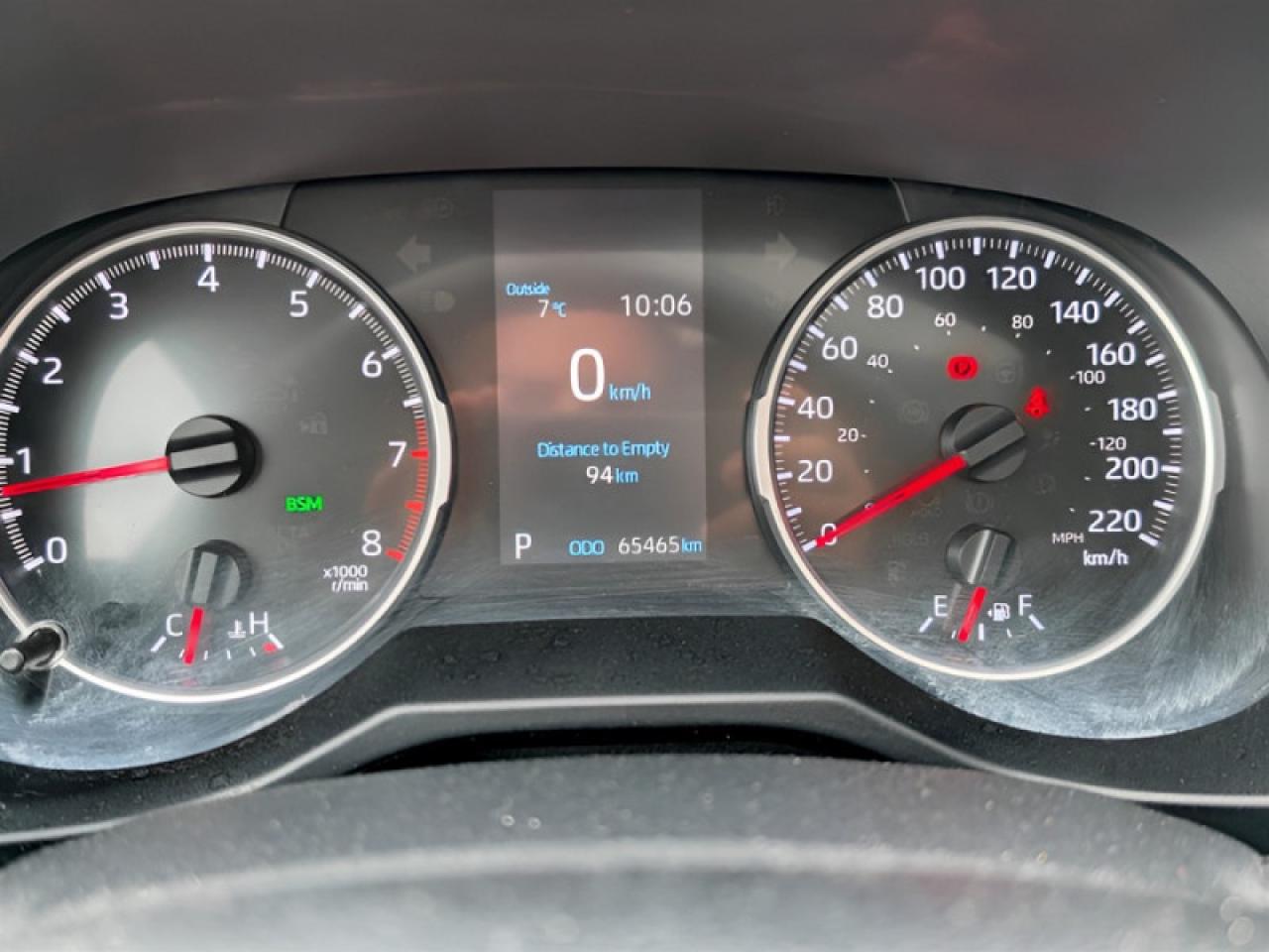 2019 Toyota RAV4 XLE  **LOW KMS - 16 SERVICE RECORDS** Photo