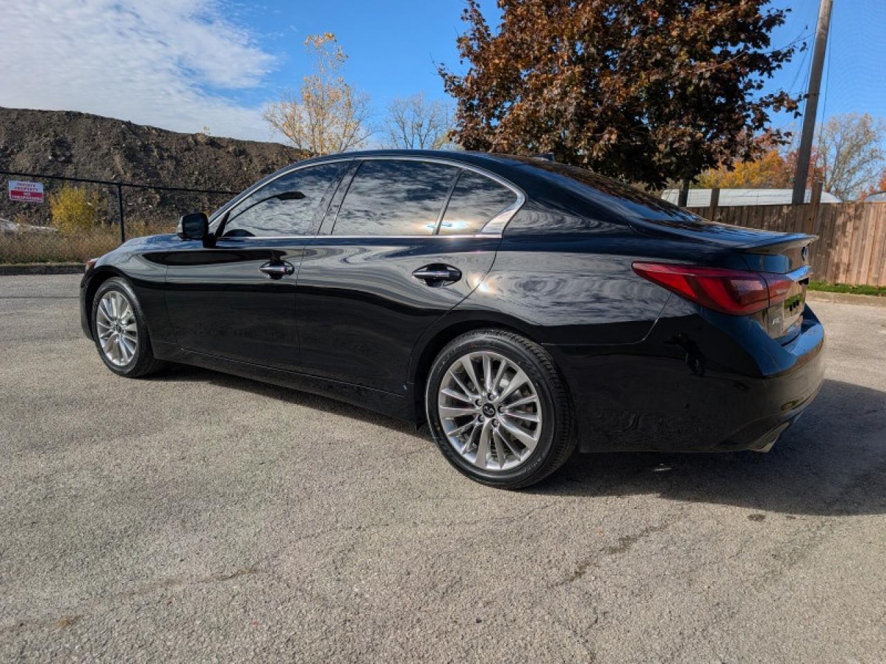 2021 Infiniti Q50 Essential Tech  **LOW KMS - 1 OWNER** Photo2