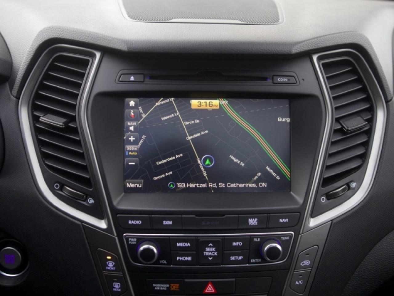 2017 Hyundai Santa Fe Sport 2.0T Ultimate  **LOW KMS - 1 OWNER** Photo