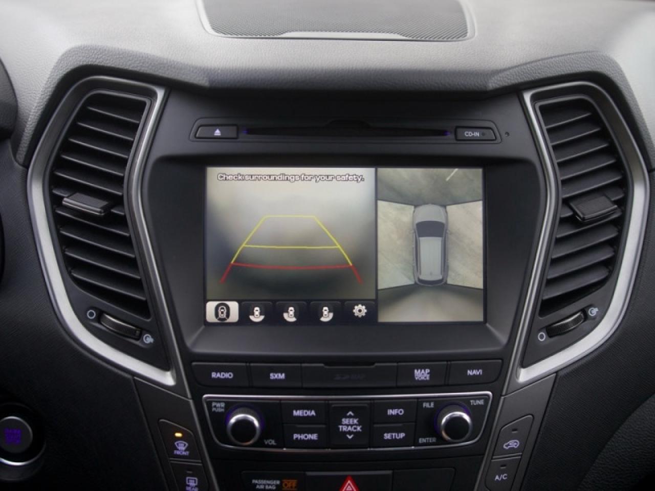 2017 Hyundai Santa Fe Sport 2.0T Ultimate  **LOW KMS - 1 OWNER** Photo