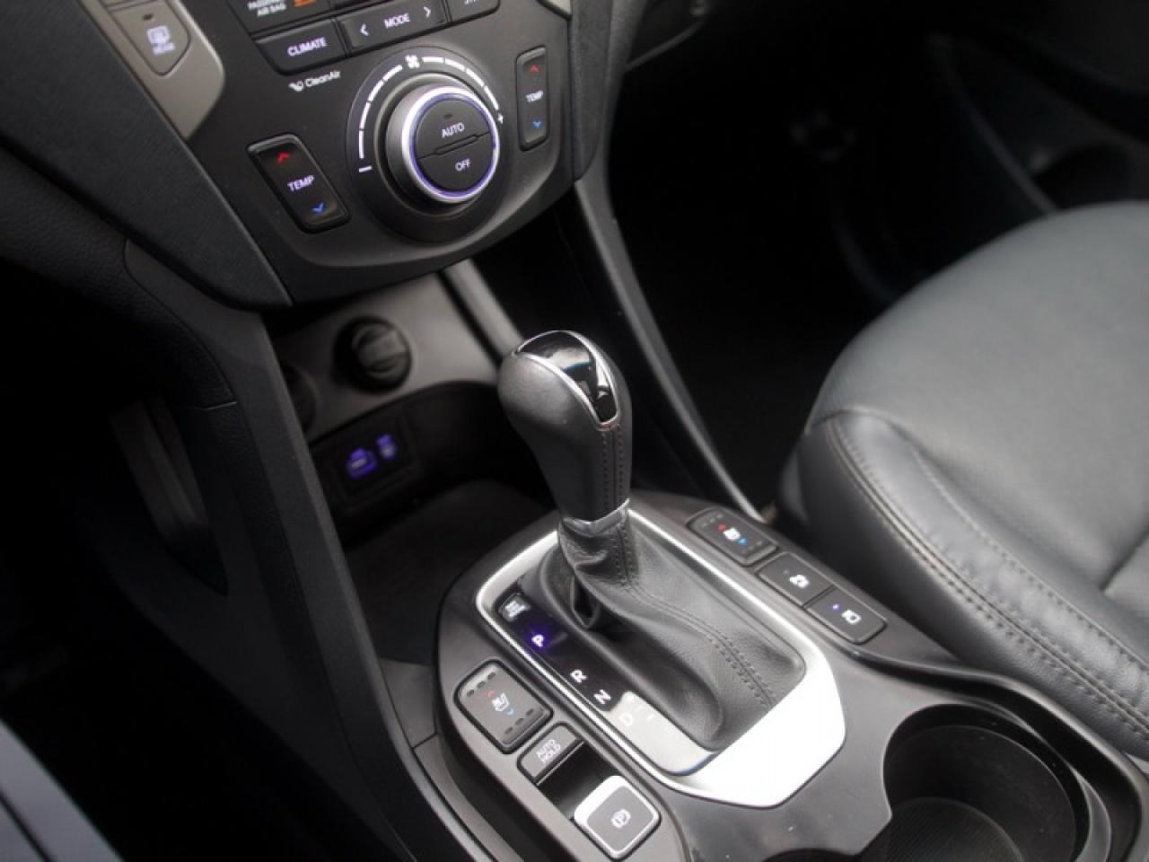 2017 Hyundai Santa Fe Sport 2.0T Ultimate  **LOW KMS - 1 OWNER** Photo