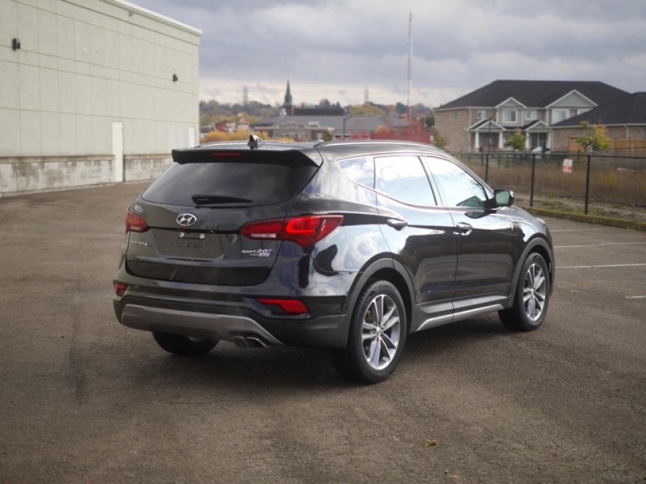 2017 Hyundai Santa Fe Sport 2.0T Ultimate  **LOW KMS - 1 OWNER** Photo