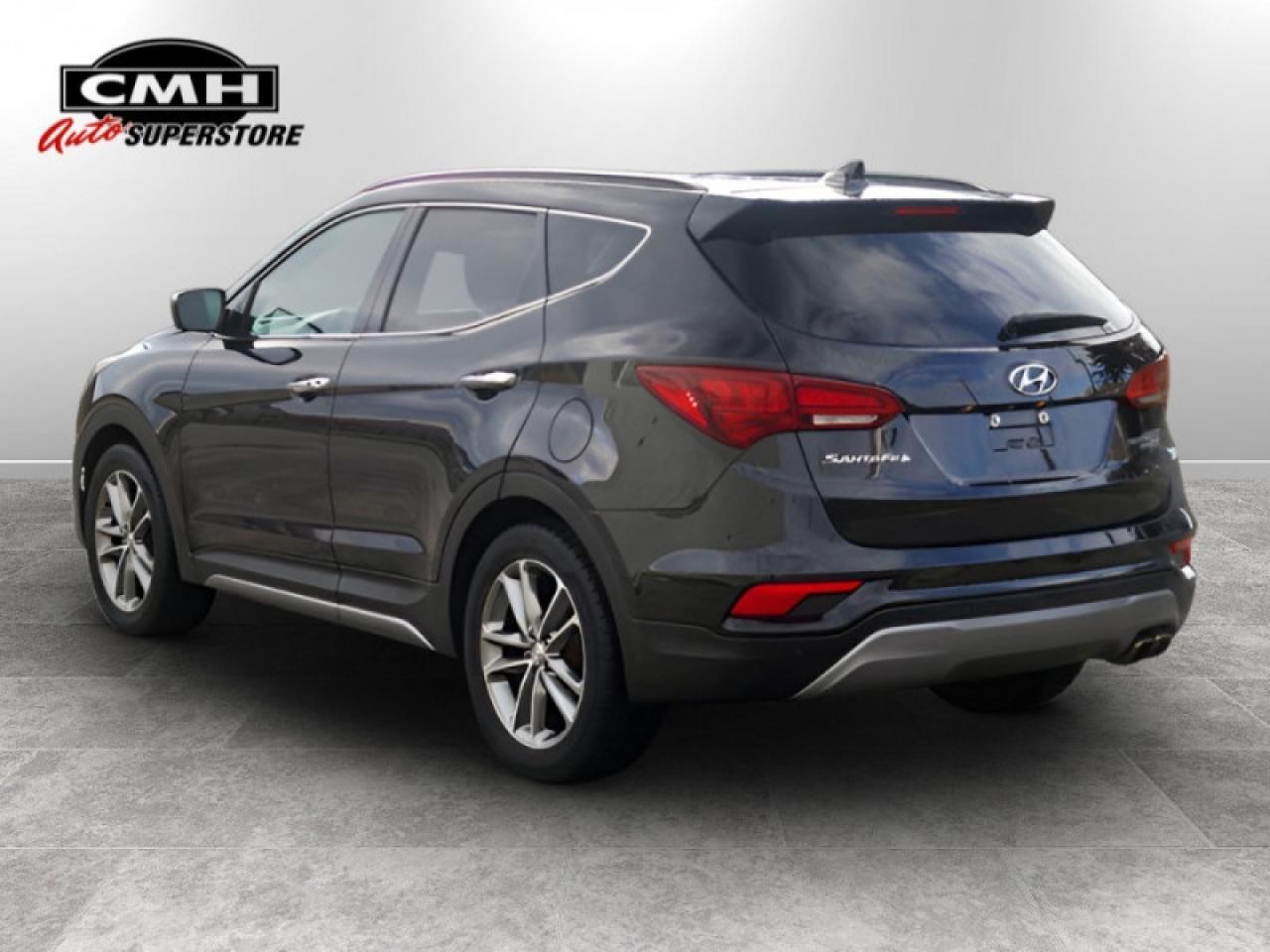 2017 Hyundai Santa Fe Sport 2.0T Ultimate  **LOW KMS - 1 OWNER** Photo2